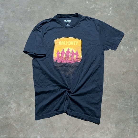 ☀️ Call of Duty World War II WW2 Video Game Tee Mens Size S Black - Picture 1 of 4